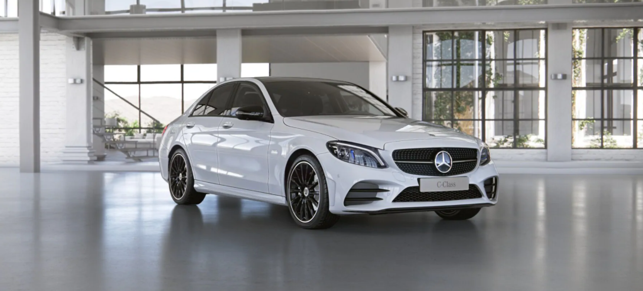 Mercedes-Benz C Sedan 200 9G-Tronic 4Matic AMG | nový model | sedan | benzin 198 koní | objednání online | super cena 1.089.000 ,- bez DPH